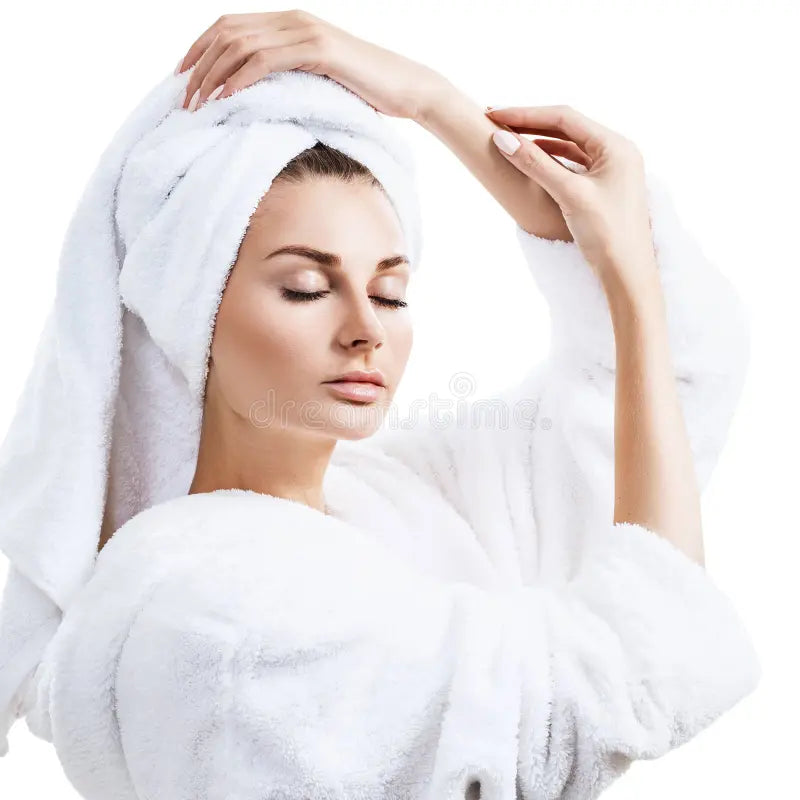 “Soft and absorbent white towel for salon, spa, and beauty services.”
